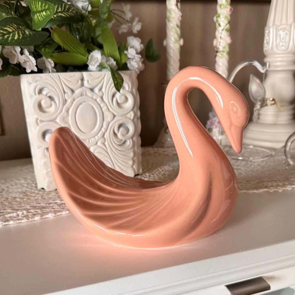 Vintage Peach Ceramic Swan